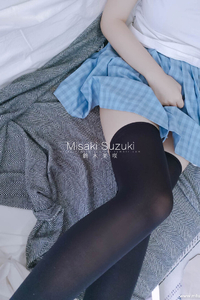 Misaki Suzuki 黑色过膝袜语调 [48P+1V-941M]